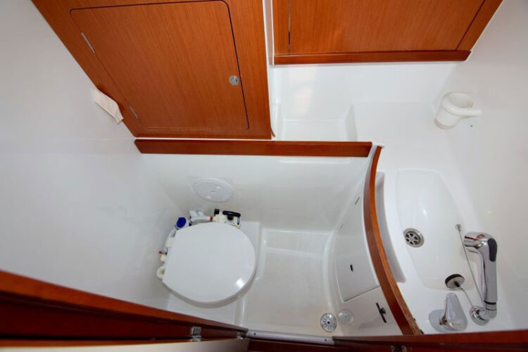 Sailboat Oceanis 43 Ibiza 1