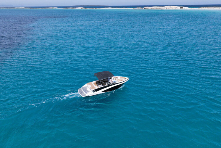 Glastron GT245 Ibiza 1